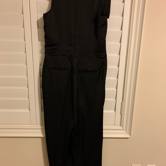 Black sleeveless jumpsuit from Banana Republic - Picture 4 of 4